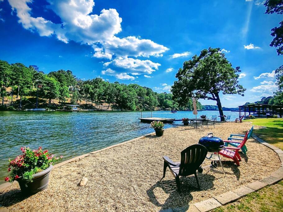 #05 - Lakefront Two Bedroom Cottage- Pet Friendly Hot Springs Zewnętrze zdjęcie