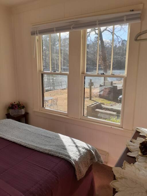 #05 - Lakefront Two Bedroom Cottage- Pet Friendly Hot Springs Zewnętrze zdjęcie
