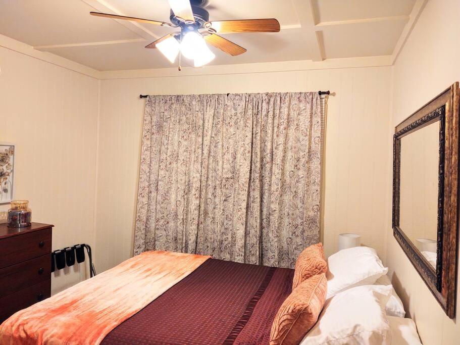 #05 - Lakefront Two Bedroom Cottage- Pet Friendly Hot Springs Zewnętrze zdjęcie