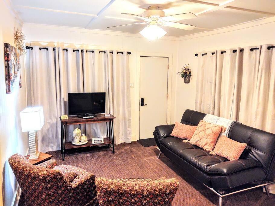 #05 - Lakefront Two Bedroom Cottage- Pet Friendly Hot Springs Zewnętrze zdjęcie